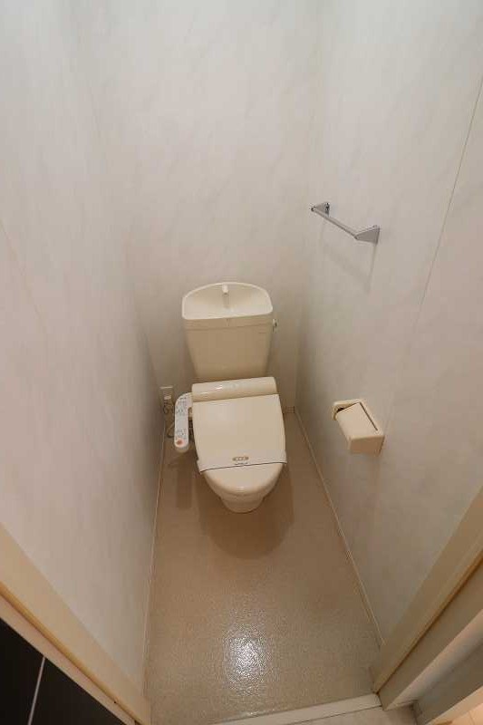 トイレ　※同物件、別部屋になります。
