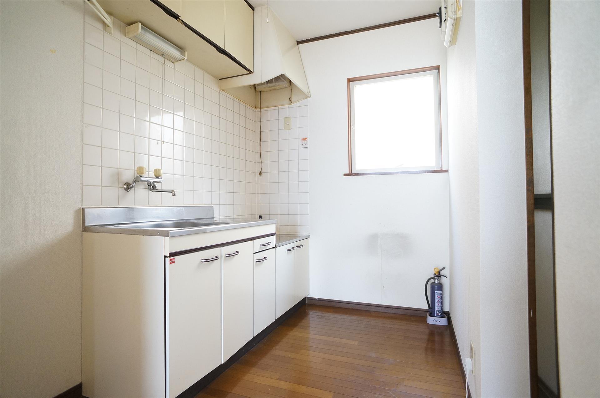 キッチン　窓のある明るいキッチンです。