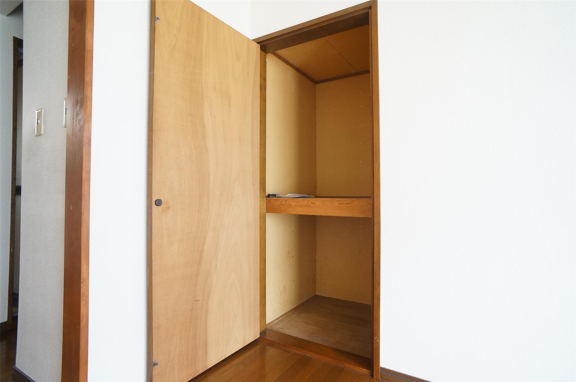 収納　１階洋室の物入れです。