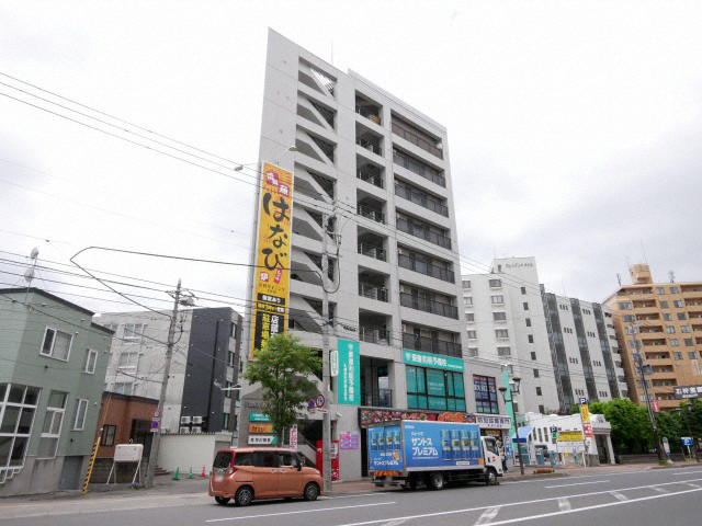 札幌市北区北四十条西のマンションの建物外観