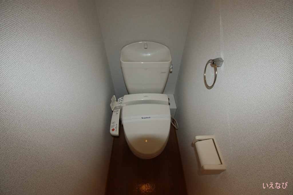 【尾道市神田町のアパートのトイレ】