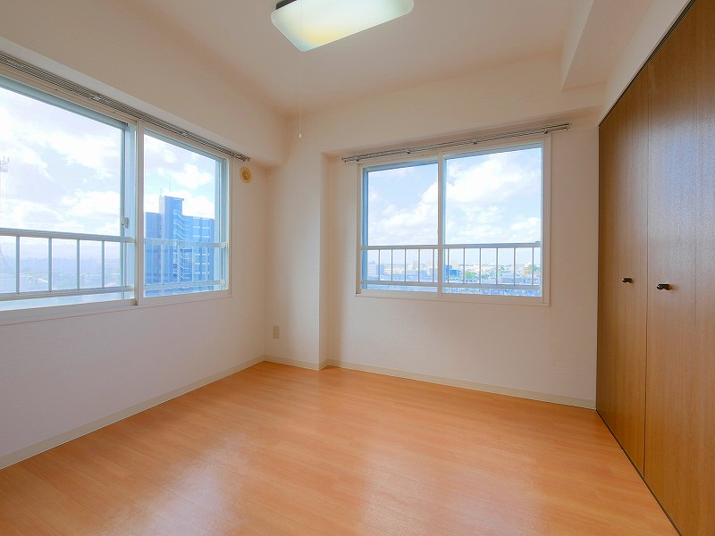 その他部屋・スペース　木目調のお部屋で家具も合わせやすいです！