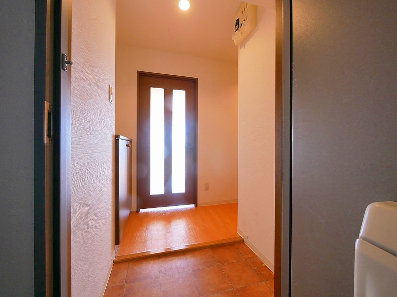 玄関　スッキリ広々とした段差が少ない玄関♪