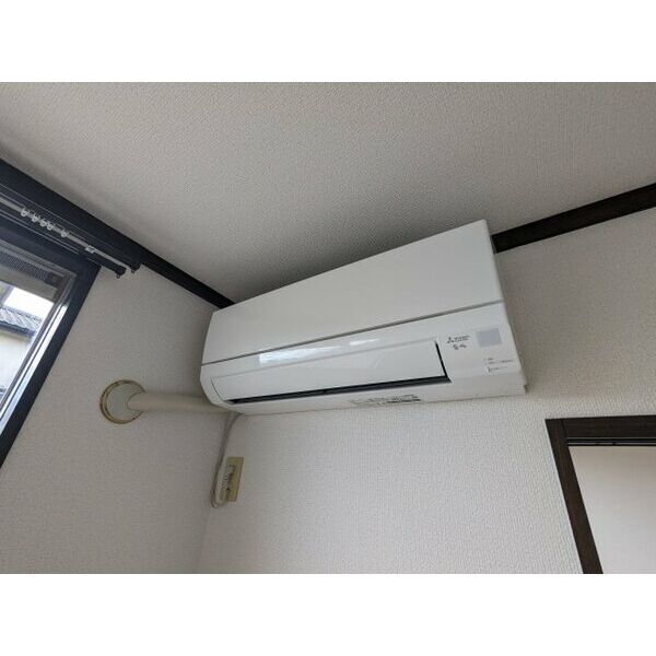 その他設備　エアコン付きで夏冬快適です。