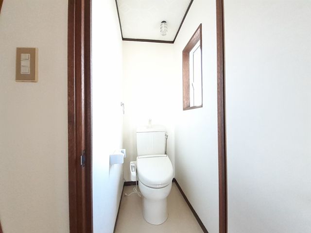 【出雲市斐川町中洲のアパートのトイレ】