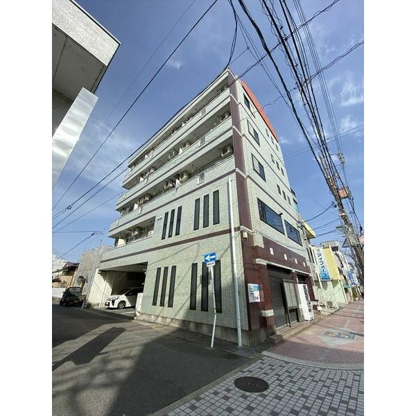 本町ビルの建物外観