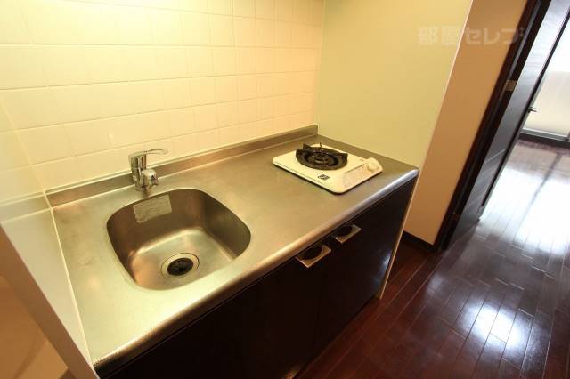 キッチン　料理スペースも確保されてますね。