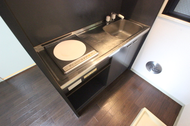 キッチン　同物件、別居室