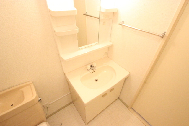 洗面設備　同物件、別居室