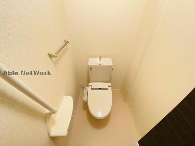 トイレ　同物件反転間取りの写真