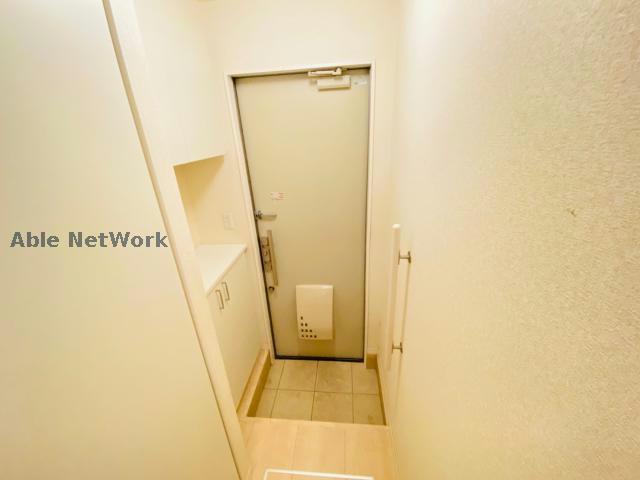 玄関　同物件反転間取りの写真