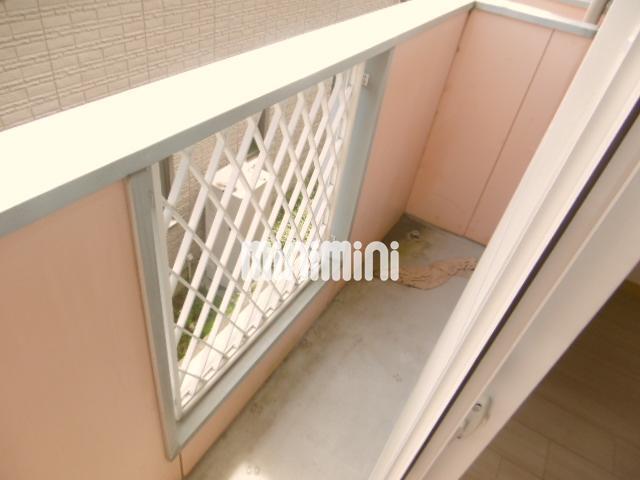 バルコニー　晴れの日には洗濯物を干せます。