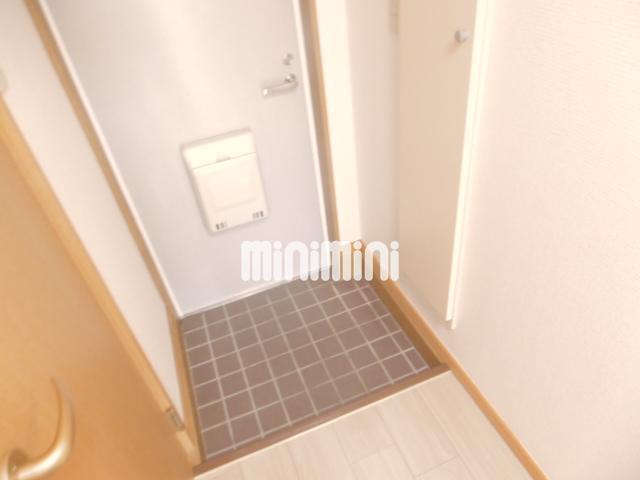 玄関　ドアポスト付きの玄関です。