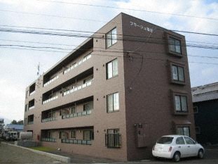 札幌市豊平区福住一条のマンションの建物外観