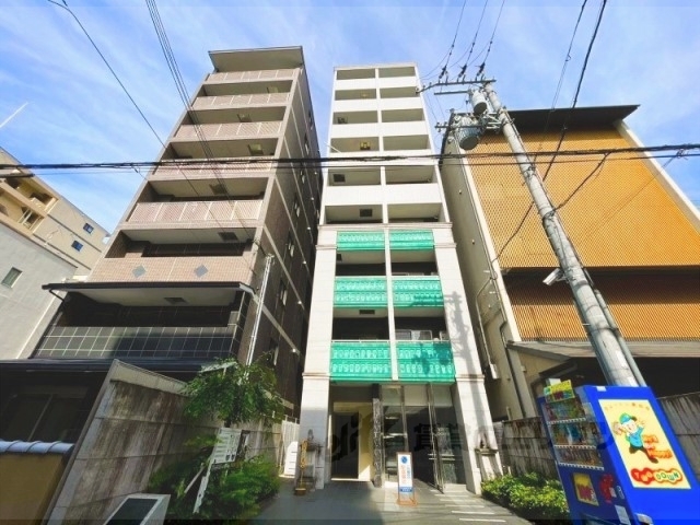 京都市下京区下鱗形町のマンションの建物外観