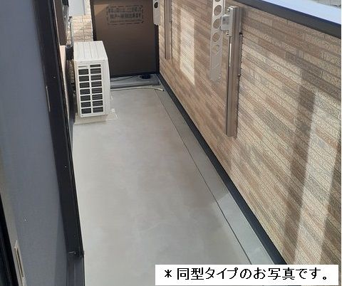 【名古屋市中村区藤江町のアパートの玄関】