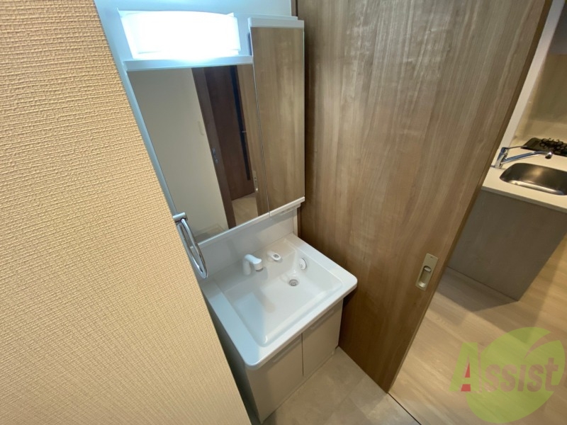 洗面設備　こちらに洗面台があります。朝の洗顔はこちらで。