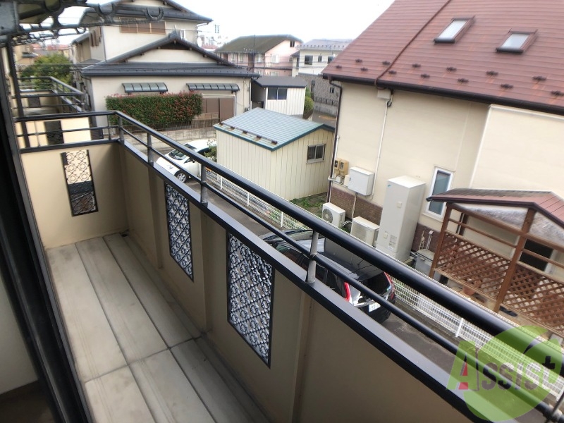 バルコニー　こちらはバルコニーになります。日当たり良好です。