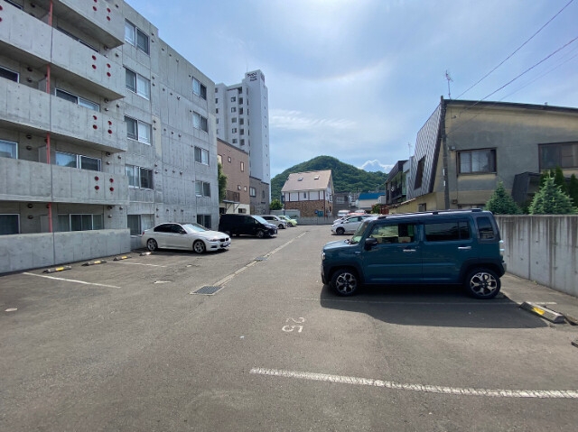 【ミュプレ円山公園の駐車場】