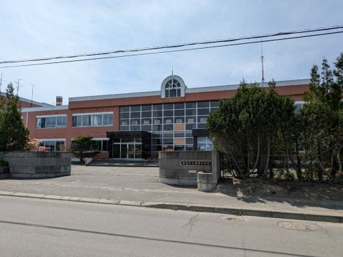 中学校　青陵中学校（中学校）まで1743m