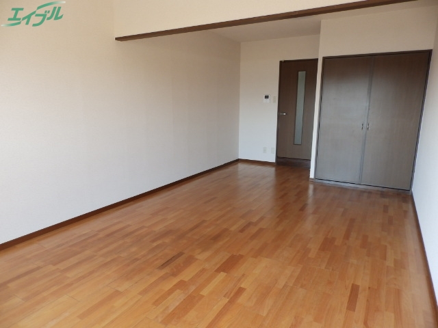 居室・リビング　同棟別部屋の写真です