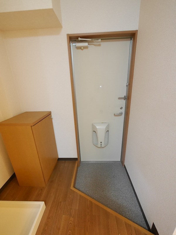 玄関　別部屋写真