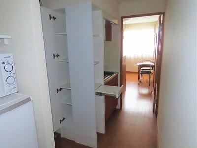 収納　キッチン周りも収納が豊富です