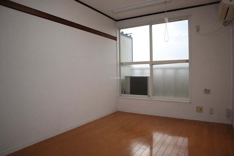 居室・リビング　明るい室内