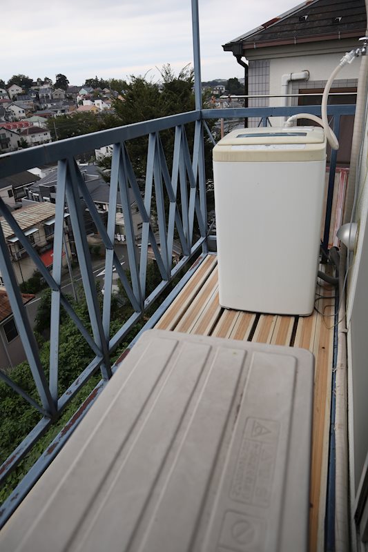 バルコニー　ベランダに洗濯機