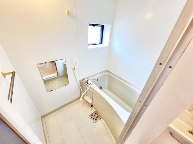 バス・シャワールーム　※別部屋参考写真