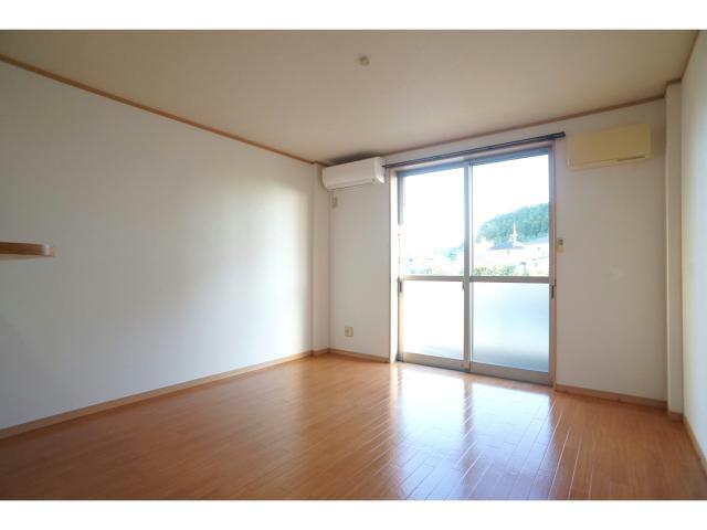 居室・リビング　シャッター付きで安心！