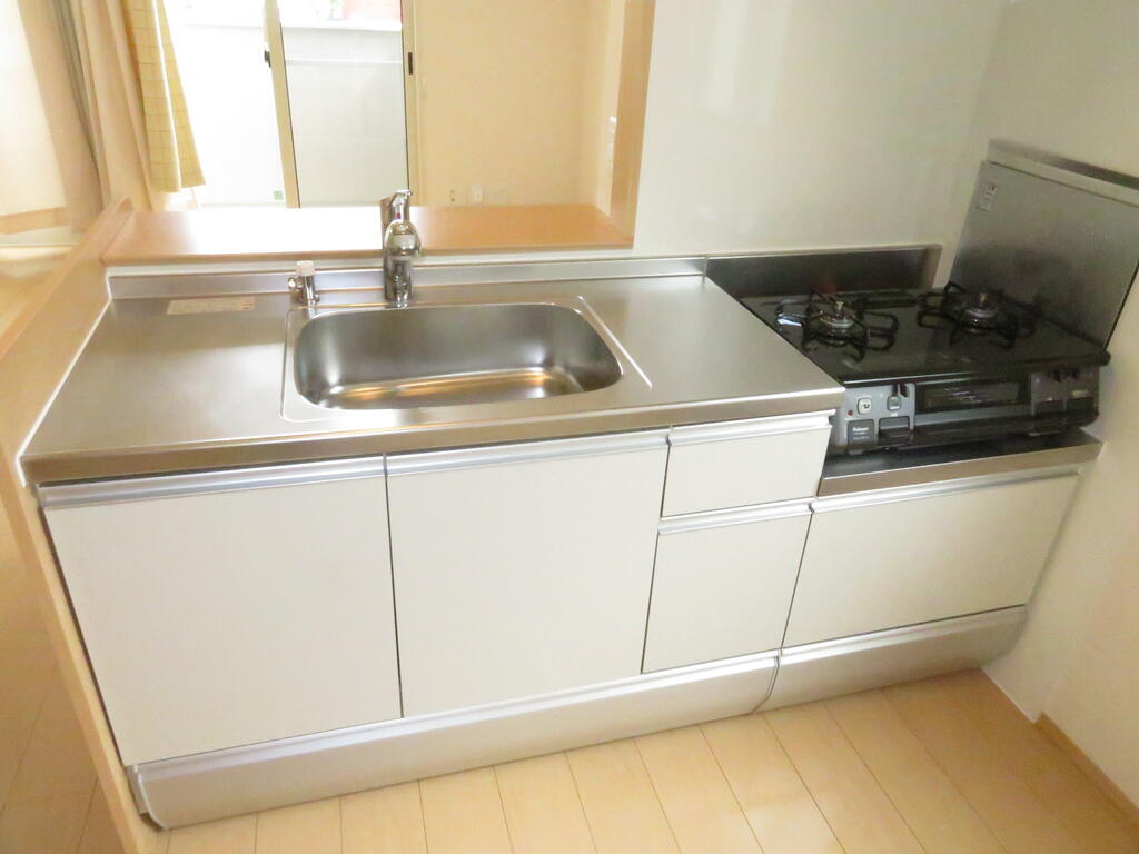 キッチン　２口コンロ付です。