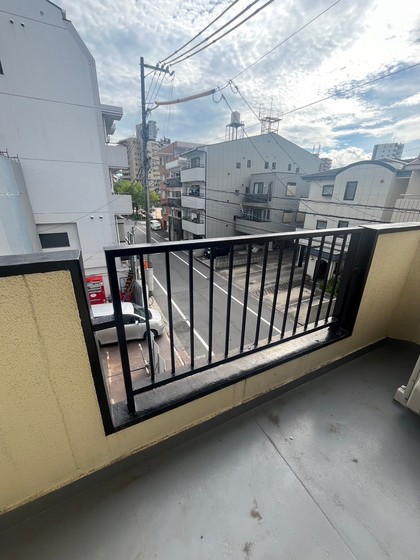 バルコニー　現状を優先いたします。