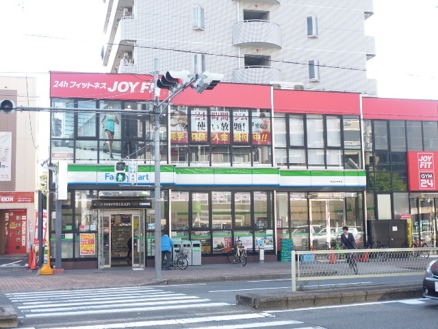 コンビニ　ファミリーマート新深江駅前店（コンビニ）まで190m