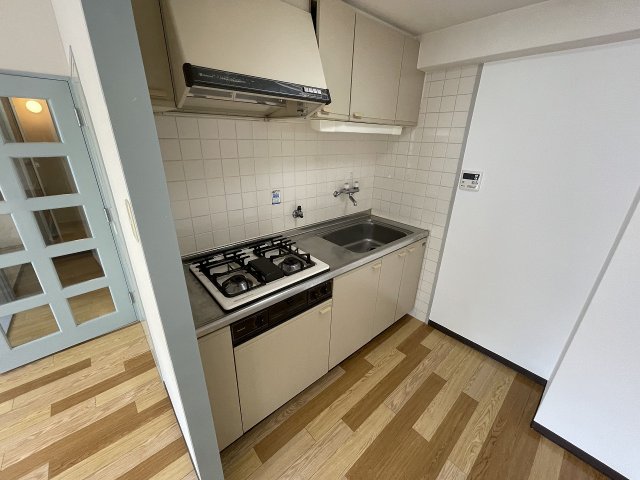 キッチン　コンパクトなキッチンで掃除もラクラク