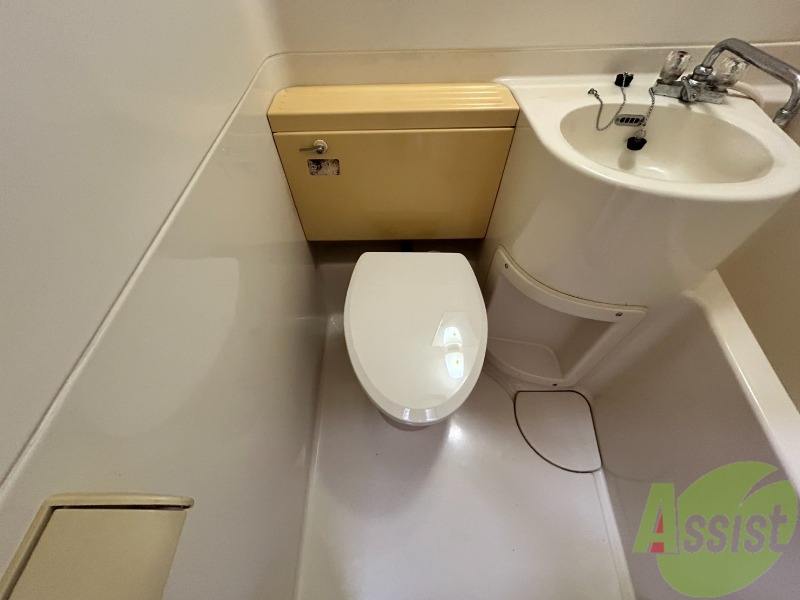 トイレ　トイレは浴室と同室になっていますので、そちらをお使い下さい。