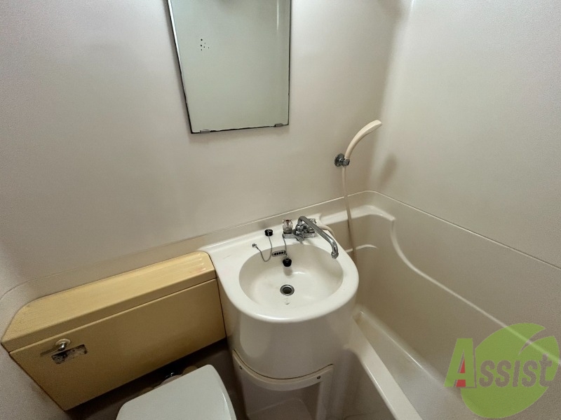 洗面設備　洗面台も付いているので朝の身支度も快適です。