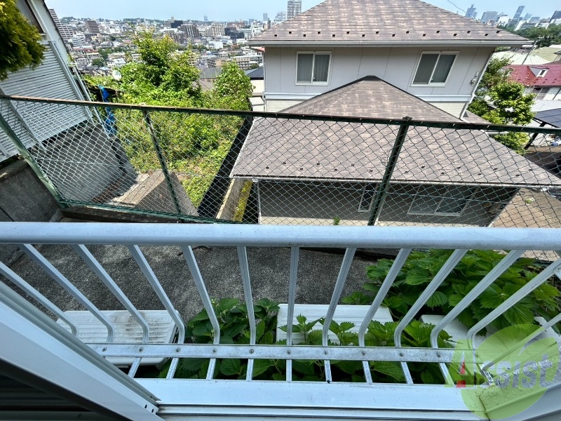 バルコニー　バルコニーはこんな感じです。風通しが良さそうですね