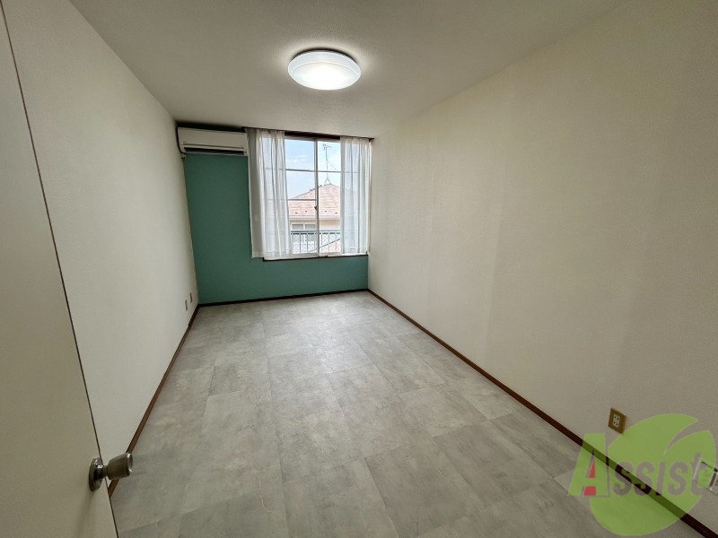 居室・リビング　７．５帖のリビングは広々としていて開放感があります。