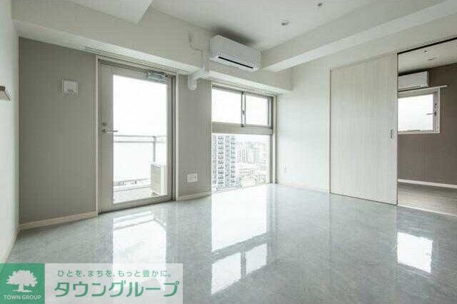 居室・リビング　前回募集時のお写真になります。現況優先です。