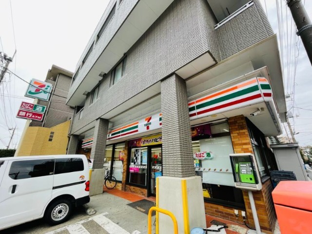 コンビニ　セブンイレブン（コンビニ）まで100m