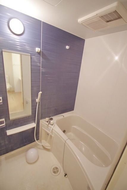 バス・シャワールーム　★浴室乾燥機があるバスルームです★