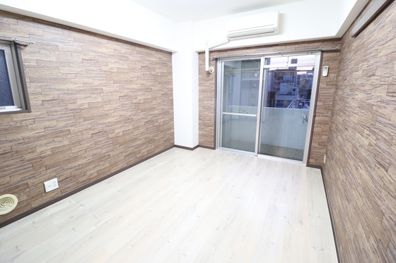 居室・リビング　※別号室の写真です