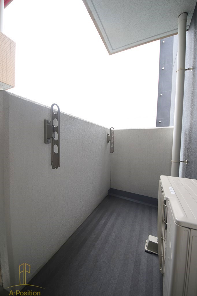 バルコニー　SERENiTE上町台