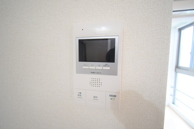 セキュリティ　モニタ付きのインターフォン