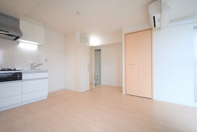 居室・リビング　１０．７帖の洋室です