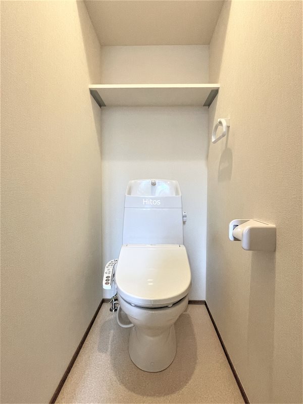 トイレ　トイレは温水洗浄便座を設置してあります。