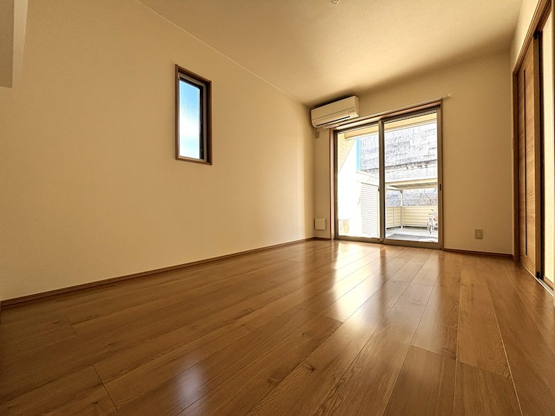 居室・リビング　約10帖のLDKは日当たりも良好。