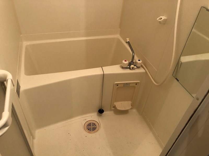 バス・シャワールーム　※同タイプの他のお部屋です