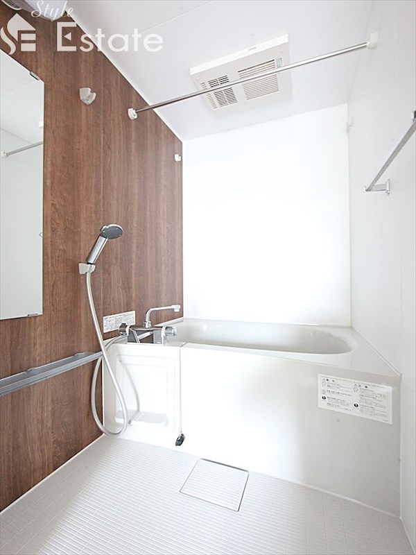 バス・シャワールーム　バスルーム